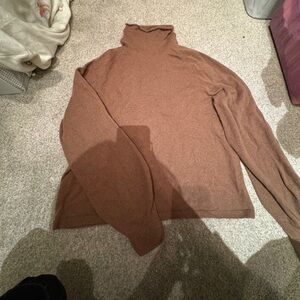Coffee turtle neck 100 wool sweater